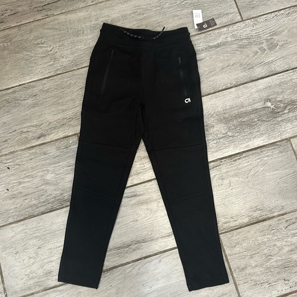 New with Tags Boys Gap Tech Fit Joggers - with zippered pockets (M)Size 8 - Picture 2 of 4